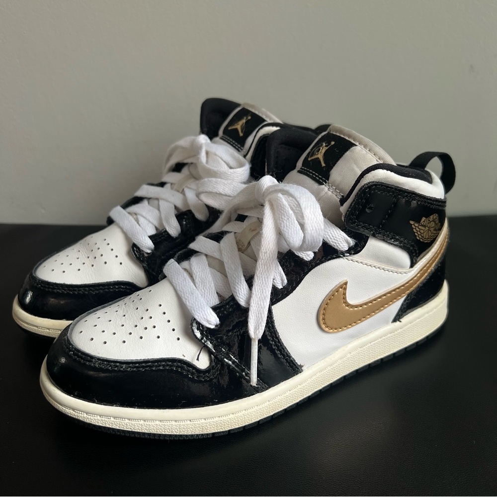 Nike White Black Gold Kids Basketball Sneakers